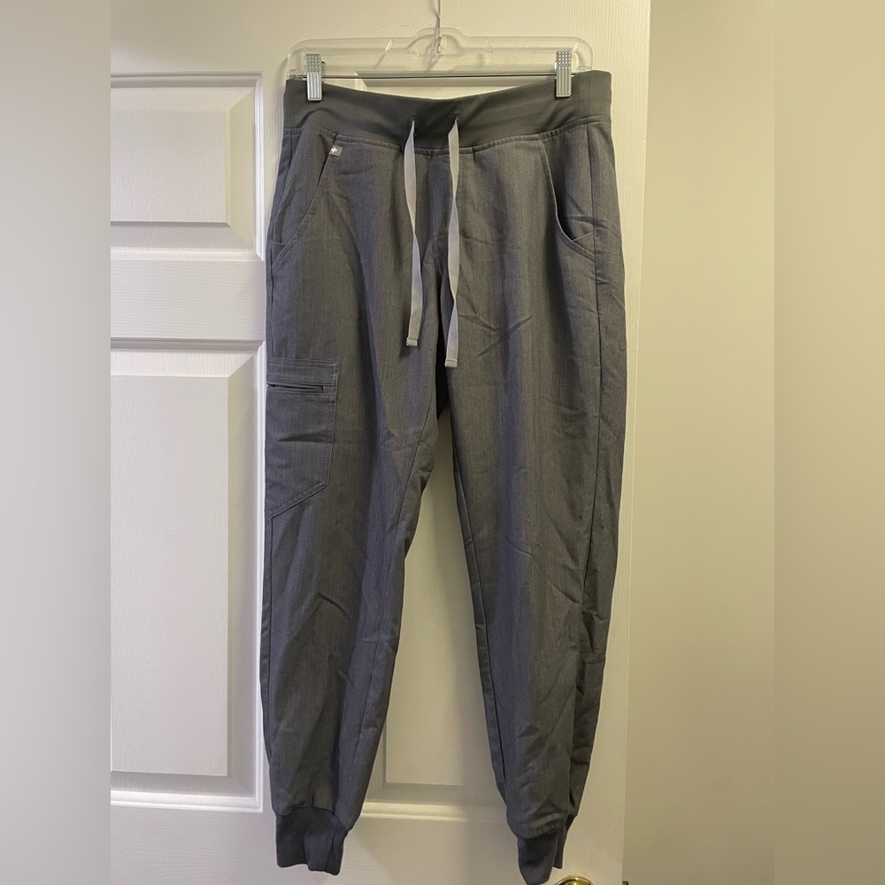 Figs Zamora Jogger Scrub Pants in gray size S/P